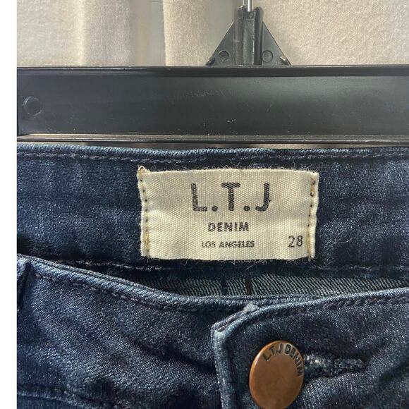 Letters to Juliet jeans size 28 style is Juliet - Picture 2 of 7